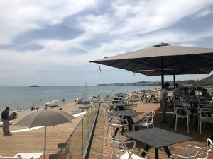 シチリアの海とレストラン
